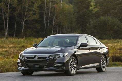 The 2020 honda accord is available with one of two engines. 2020 Honda Accord Hybrid Achieves EPA-Rated 48 MPG City ...