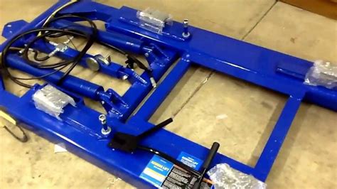 Harbor Freight Scissor Lift #91315 uncrating and startup review - YouTube