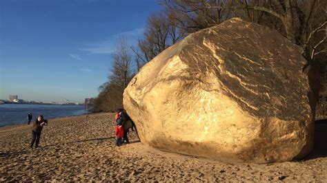 We did not find results for: Goldener Findling wird zum Selfie-Hotspot | NDR.de ...