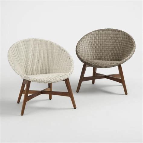 The seat of our wicker round dining chair comes in a decorative form, crafted from beautiful toned wicker to create an elegant display in your dining room. Round All Weather Wicker Vernazza Outdoor Chairs | Outdoor ...