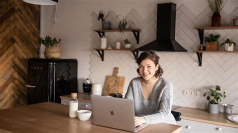 Pemandangan ala eropa pun bisa dinikmati pengunjung. 30 Kata-Kata Bijak Berkelas tentang Kerja Keras, Munculkan ...