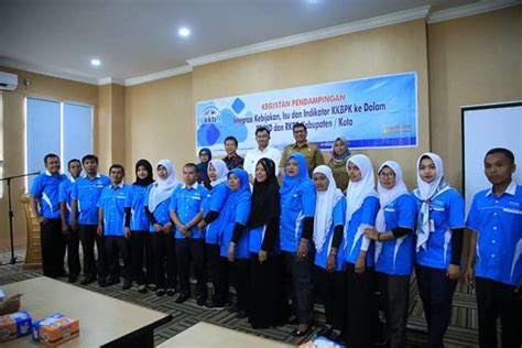 Melalui pemuafakatan politik, integrasi politik integrasi dalam pembangunan politik  kestabilan politik akan membawa kepada kesejahteraan dan kemakmuran rakyat dan negara, justeru itu betapa pentingnya fokus pembangunan politik adalah untuk mewujudkan satu masyarakat yang padu. BKKBN Sumbar Lakukan Pendampingan Integrasi Kebijakan ...