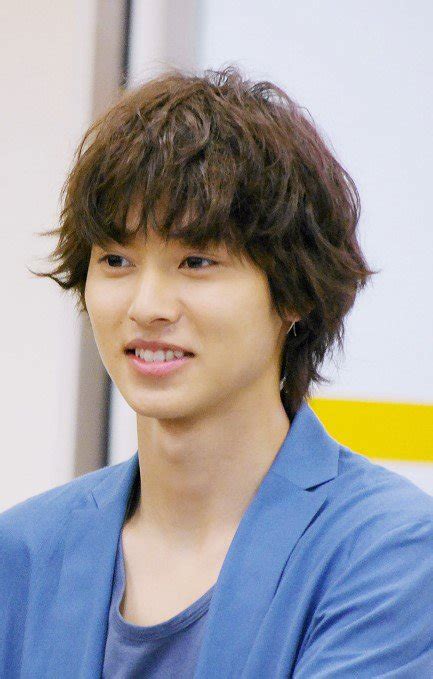 Aoi first meets shuusei whens she confronts him for being rude to her friend, moe (rei okamoto), after she confessed her love to him. promotion of "L♡DK" in Taiwan 2014 - Yamazaki Kento (山崎 賢人 ...