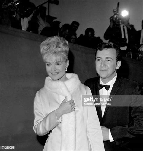 Sandra Dee Bobby Darin Photos And Premium High Res Pictures Getty Images
