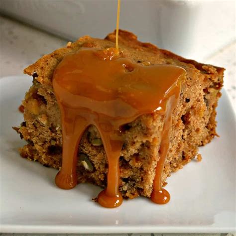 How To Make Easy Applesauce Spice Cake Small Town Woman