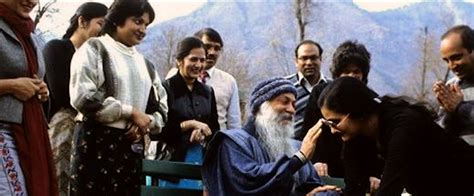 Wild Wild Country Netflix Review Cult Docuseries Not What You Think