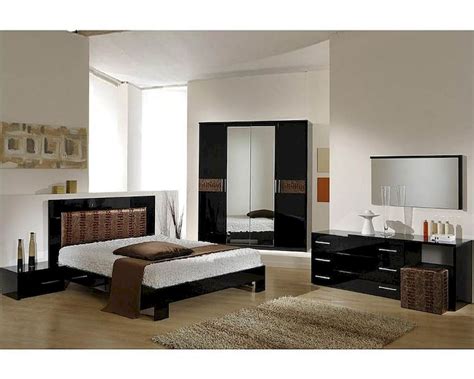 Each of our modern bedroom sets mixes exceptional comfort and exquisite design, making every set a wonderful option for bedrooms of all sizes. Modern Bedroom Set in Black/ Brown Finish Made in Italy ...