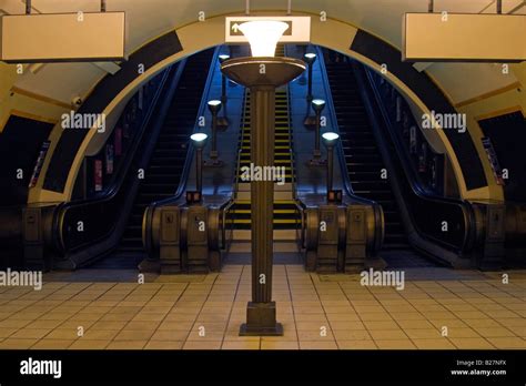 Art Deco Underground Station Hi Res Stock Photography And Images Alamy