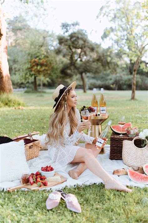 Chloe Wine Collection Rosé Picnic In Golden Gate Park The City Blonde Picnic Birthday Picnic
