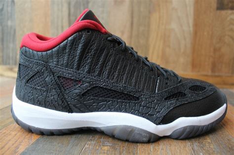 The low's modifications delivered a lighter, breezier construction ideal for summer comfort and looks. Air Jordan XI (11) IE Low Retro - More Images | SneakerFiles