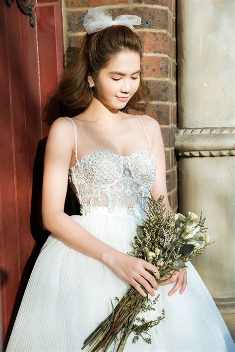 Ngoc Trinh Wedding Dresses Sleeveless Wedding Dress Dresses