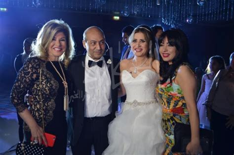 Uploaded by محمد الراشد on february 22, 2018. "زغاريد" هالة سرحان تشعل "فرح" طارق الشناوي | الحكاية