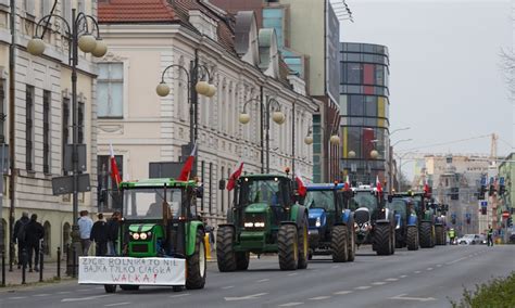 Kurier Pl Rolnicy Protestuj I Domagaj Si Referendum W Sprawie