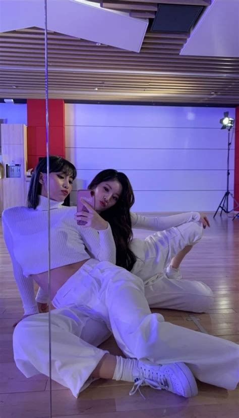 We have a massive amount of desktop and mobile backgrounds. twice wallpaper em 2021 | Papel de parede kpop, Kpop ...