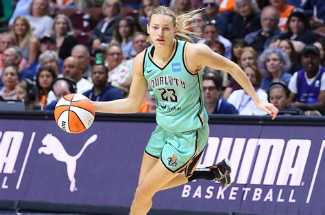 Ny Liberty Offseason News Marine Johannes Re Signs With The Team