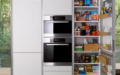 Nothing is more minimal than, well, having nothing. Modern kitchen without handles: S1 | siematic.com Tall ...