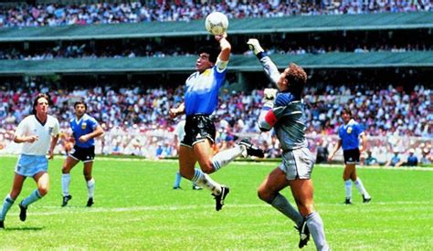 Hoy, 22 de junio se cumplen 34 años del gol del siglo. Especial | Hace 31 años Maradona asombraba al mundo con la ...