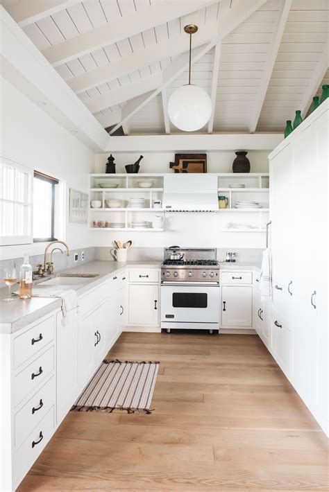 Steal This Look A Modern All White Kitchen In Maui