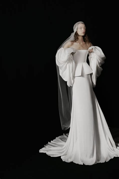 Vera Wang On Her Wedding Gowns, Inspirations and Success