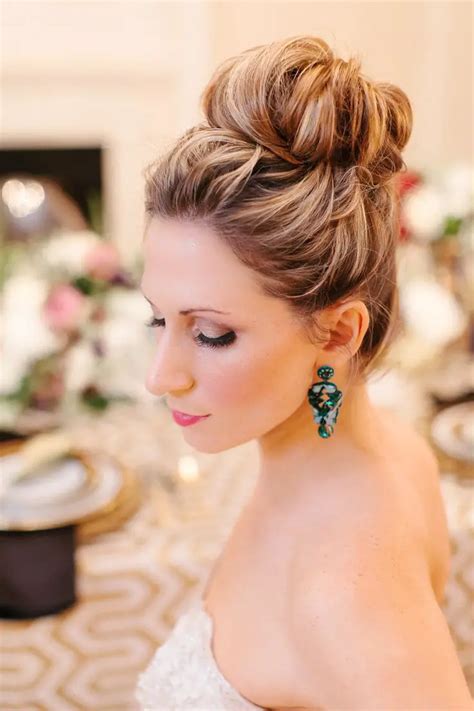 39 Elegant Updo Hairstyles For Beautiful Brides