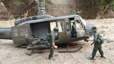 Toy Soldiers Army Men And Huey Helicopter Youtube