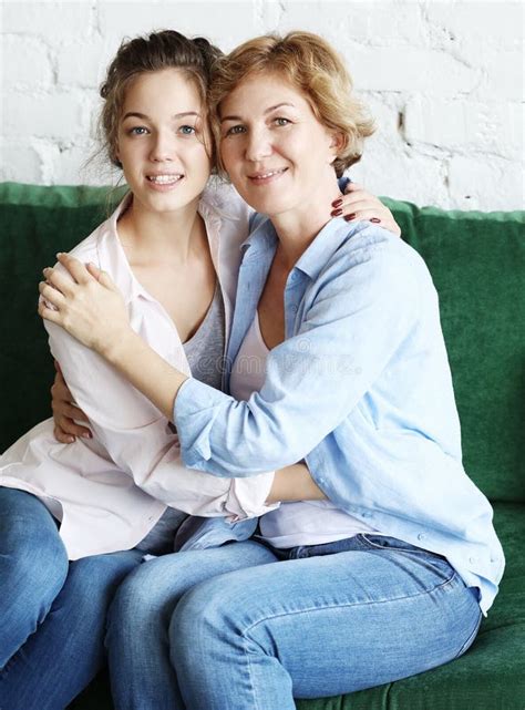 adult mother daughter photo mother daughter photos hot sex picture