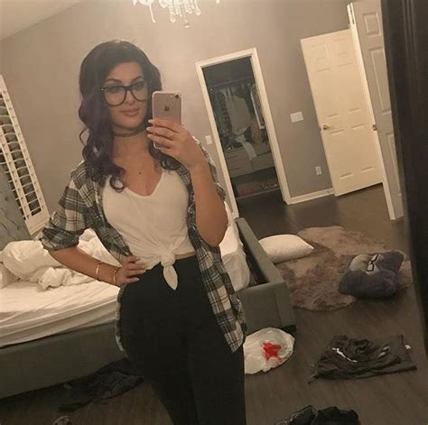 Shes On Fire Sssniperwolf Celebrity Outfits Daily Outfits