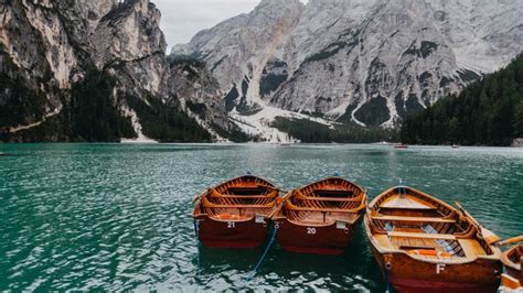 Boats Prags Dolomites Lake Mountain Lake Dolomites Italy 4k Lake