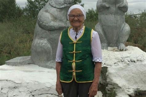 Russian Grandma 91 Goes Viral For Traveling World On Her Own Abs
