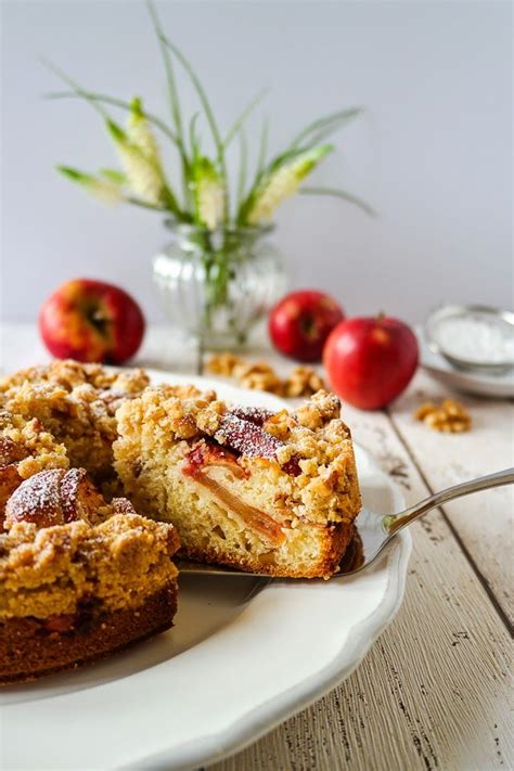 Apfel crumble kuchen vegan habe einige bilder, die sich darauf beziehen einander. Apfel-Walnuss-Crumble-Kuchen | Streusel kuchen ...