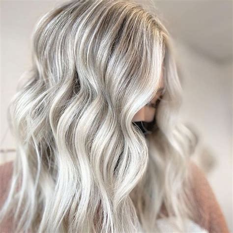 15 Eye Catching Platinum Blonde Hair Looks For Every Skin Tone