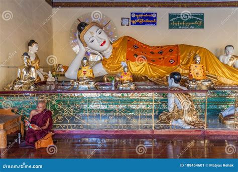 Yangon Myanmar December 16 2016 Reclining Buddha Statue And A
