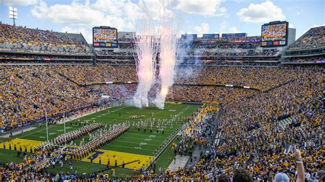 25 Best College Football Stadiums In The Country