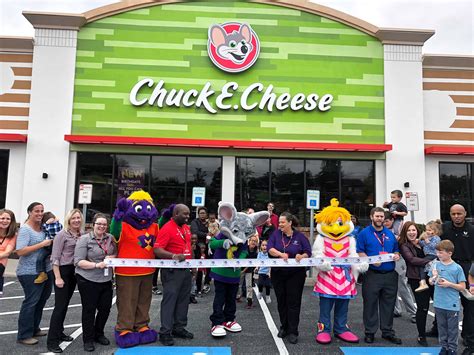Check Out Chuck E Cheeses New Look And Features