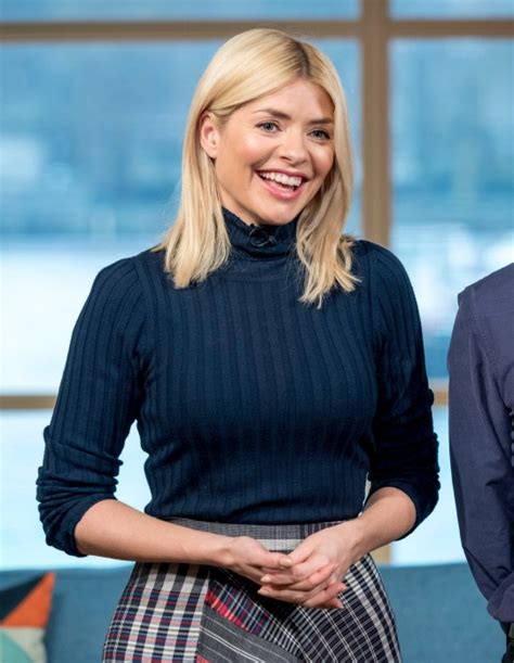 Holly Willoughby Is Virtually Unrecognisable As She Shares Amazing