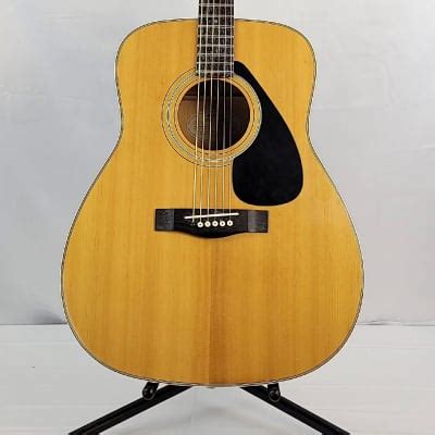 Yamaha FG335 II Acoustic Dreadnought Guitar Natural Reverb Canada