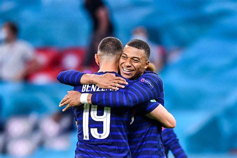 Bixente lizarazu 25 mars 2021 à 19h40. Lizarazu évoque la complémentarité entre Mbappé et Benzema ...