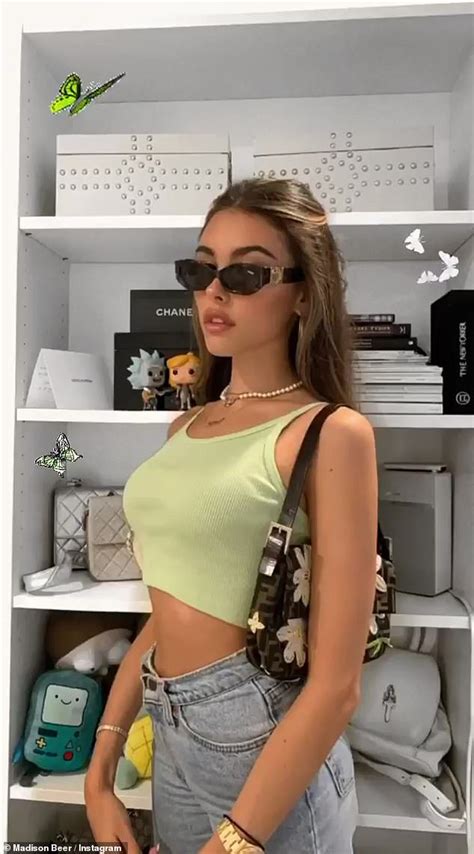 Madison Beer Flaunts Her Midriff In Crop Top As She Continues Her
