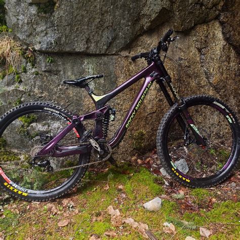 2017 Rocky Mountain Maiden Carbon Dh Bike For Sale