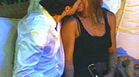 Jennifer Aniston And John Mayer Kissing