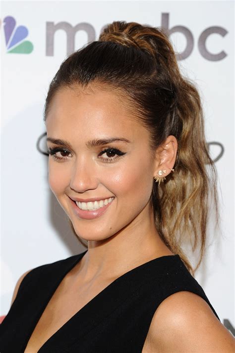 Jessica Alba Beauty Tips Bronzer Makeup How To Glamour