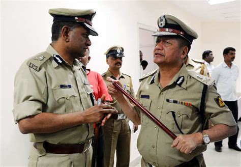 The central armed police forces (capf) refers to uniform nomenclature of five security forces in india under the authority of the ministry of home affairs. Shun British-era drills for bosses: Govt to police chiefs ...
