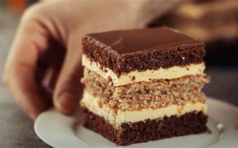 Domaći čokoladni kolač koji će svakoga oduševiti! (VIDEO RECEPT ...
