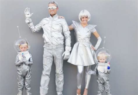 16 Best Alien Costume Ideas For 2021 Diy More Clothedup