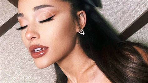 Ariana Grandes Best Hair Make Up And Beauty Looks Glamour Uk