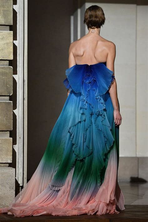 32 Must See Photos Of Stunning Couture From Paris Fashion Week
