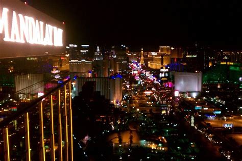 2 Hour Las Vegas Strip Walking Tour With Photographer Compare Price 2023