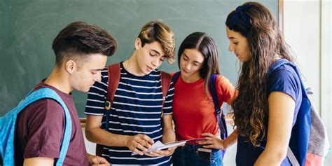 Las Tres Etapas De La Adolescencia Desarrollo Y Evolución