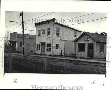 1991 Press Photo Mill St Renovated Historic Building Olmsted Falls
