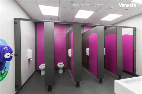 School Toilet Cubicles Shaped Doors In 2020 Toilet Cubicle